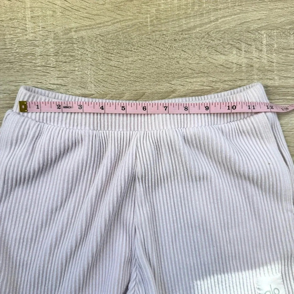 Alo Yoga Muse Shorts Ribbed Knit Sweat Short in Light Pink Small - Picture 5 of 7